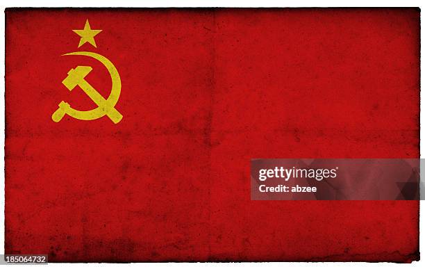 grunge former soviet union flag on rough edged old postcard - hamer en sikkel stockfoto's en -beelden
