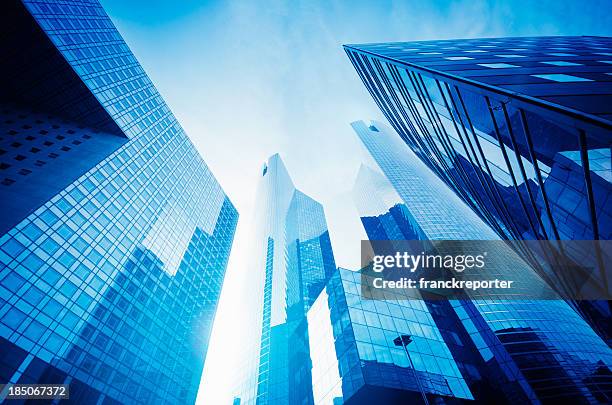 tall skyscraper from low angle view - grande arche stock pictures, royalty-free photos & images