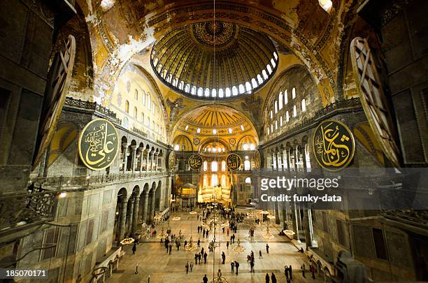 hagia sophia and visitors - istanbul stock pictures, royalty-free photos & images