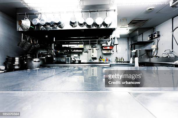 japanische gewerbliche küche - kitchen worktop stock-fotos und bilder