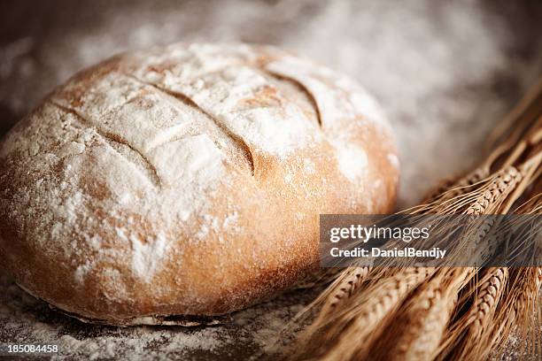 irish soda bread - flour foto e immagini stock