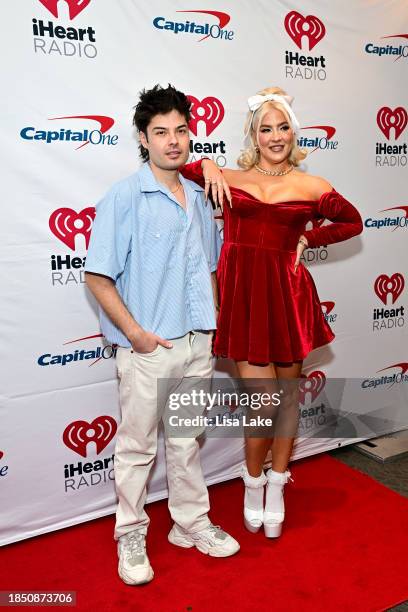 Free Arlo and Joelle James attend iHeartRadio Q102's Jingle Ball 2023 at Wells Fargo Center on December 12, 2023 in Philadelphia, Pennsylvania.