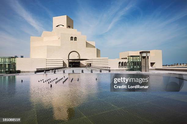 museum of islamic art - doha stockfoto's en -beelden