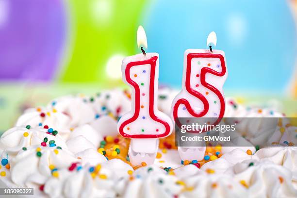 誕生日ケーキ - 14歳から15歳 ストックフォトと画像