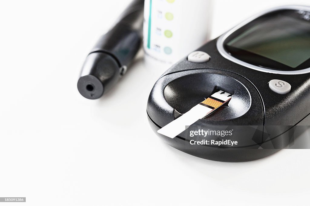 Glucometer Function Automated Lancet Glucometer And Test Strips For Diabetic Diagnosis High ...