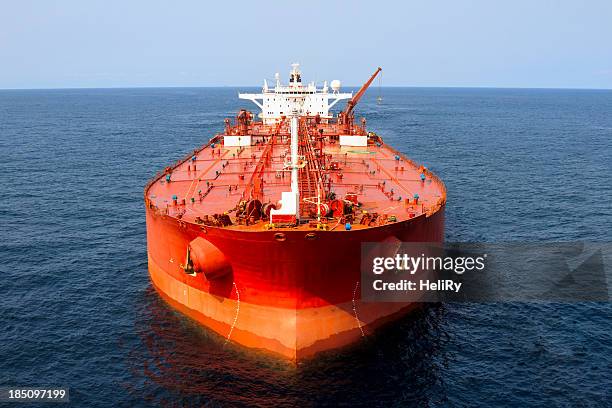 oil tanker - oil tanker stockfoto's en -beelden