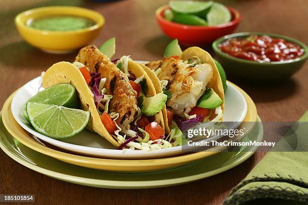 closeup of fish tacos on plate - taco 個照片及圖片檔