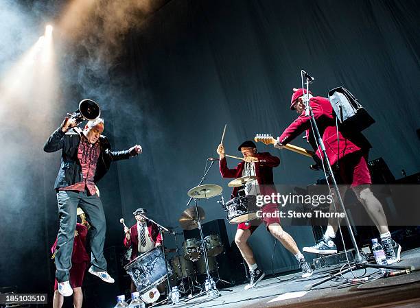 Roc Box Rapper 21 Rockbox Stock Photos, High-Res Pictures, and Images - Getty Images