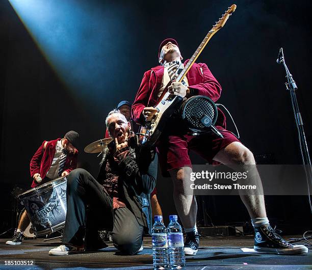 Roc Box Rapper 21 Rockbox Stock Photos, High-Res Pictures, and Images - Getty Images