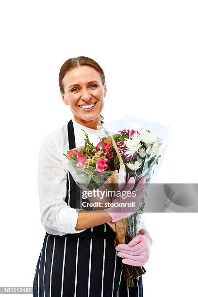 nahaufnahme porträt von reife florist holding bouquet - gartenhandschuh freisteller stock-fotos und bilder
