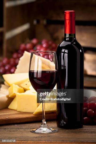 red wine and cheese - cheese and wine bildbanksfoton och bilder