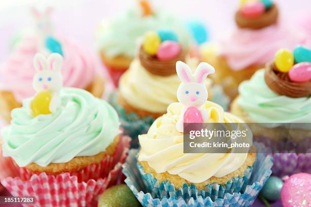 easter cupcakes - easter cake bildbanksfoton och bilder