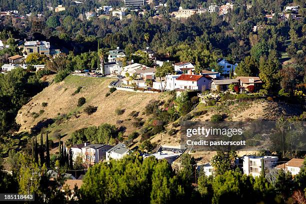 hillside case di woodland hills di san fernando - san fernando valley foto e immagini stock