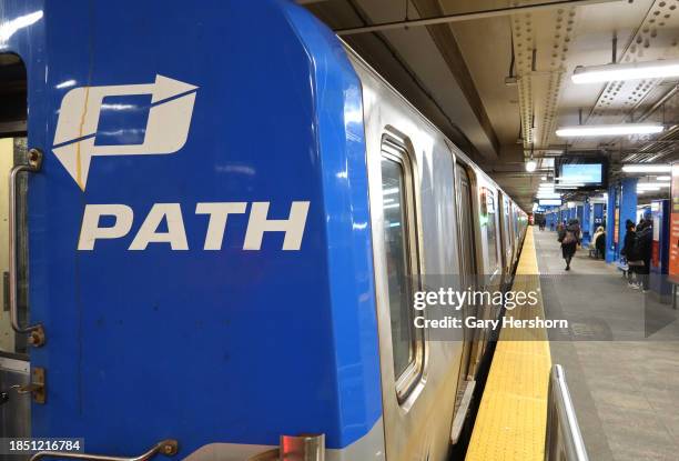 496 Path Train New Jersey Stock Photos, High-Res Pictures, and Images ...