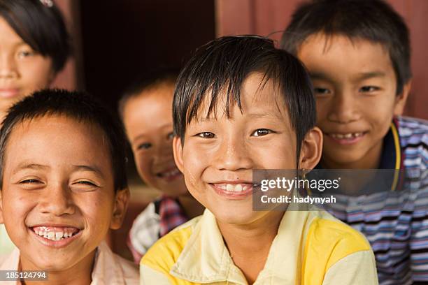 group of happy burmese children - myanmar culture stockfoto's en -beelden