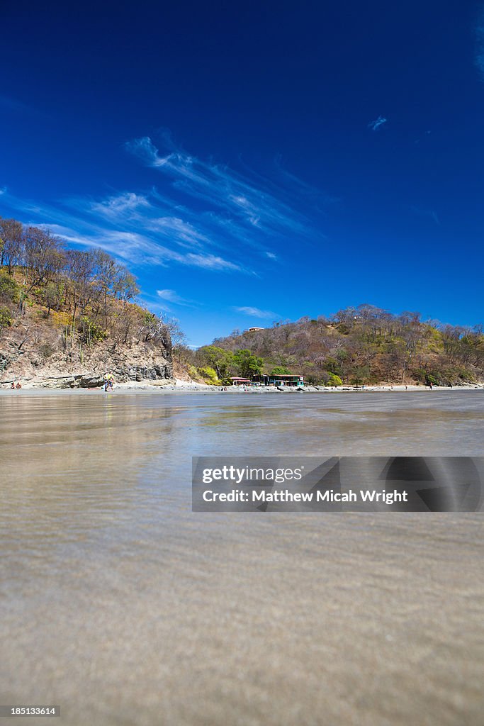 A sunny afternoon at Playa Maderas beach