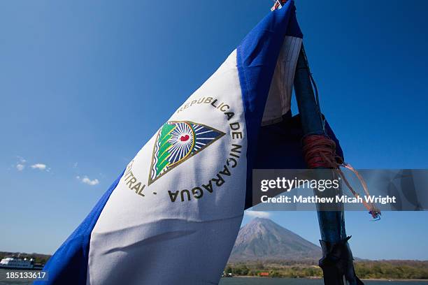 the boat to the volcanic island of omatepe - nicaragua imagens e fotografias de stock