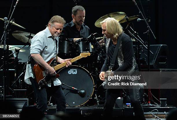 History Of The Eagles Live In Concert Photos And Premium High Res history-of-the-eagles-live-in-concert-photos-and-premium-high-res