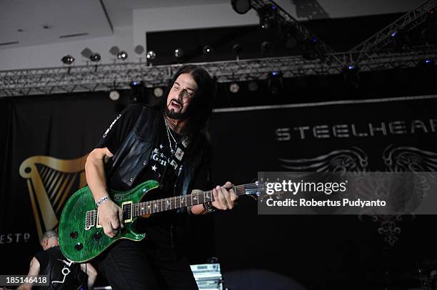 Chris Riola Chris Risola Photos and Premium High Res Pictures - Getty Images