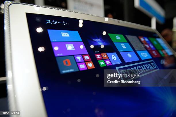 Window Operating System Tablet Panasonic Toughpad Photos and Premium High Res Pictures - Getty Images
