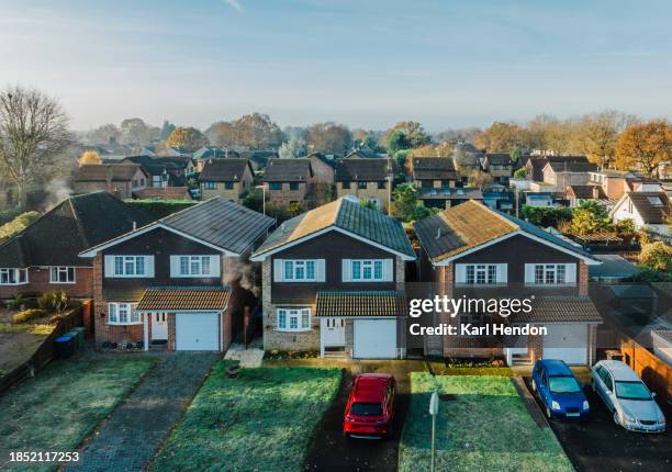 houses and gardens - suburban stock pictures, royalty-free photos & images