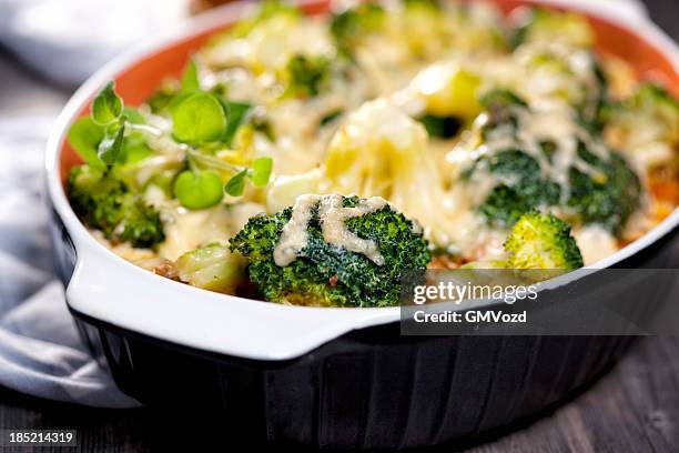 broccoli casserole - gratinerad bildbanksfoton och bilder