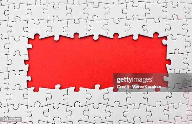 rompecabezas puzzle bastidor - frame puzzle fotografías e imágenes de stock