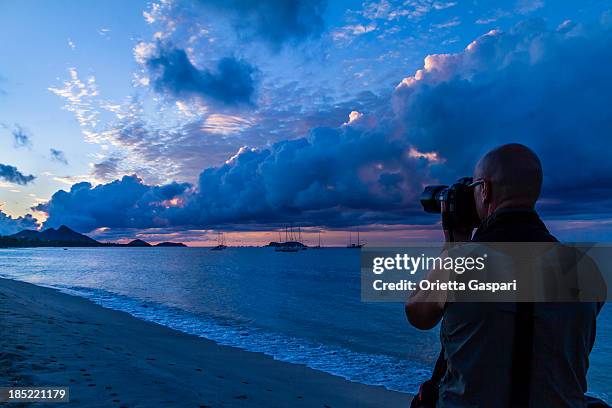 take a picture to hillsborough bay, carriacou - saint vincent grenadines stock pictures, royalty-free photos & images