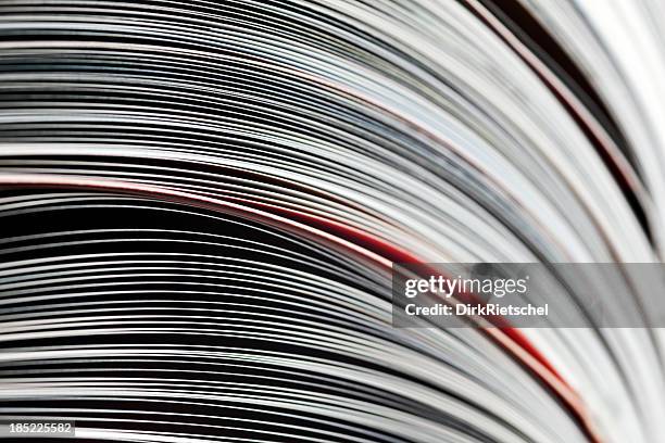 ouvert de magazines - page livre photos et images de collection