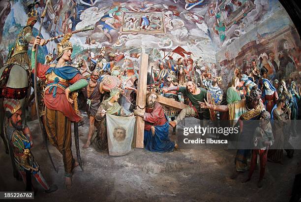 calvary mit mary magdalene - maria magdalena stock-grafiken, -clipart, -cartoons und -symbole