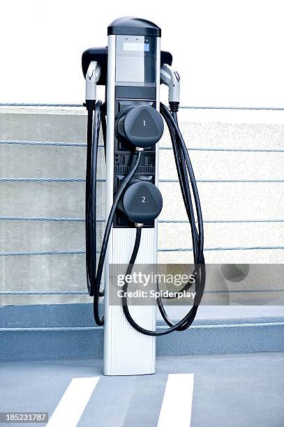 electric car charging station - battery charger 個照片及圖片檔