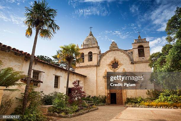 san carlos borromeo de carmelo mission - monterey kalifornien stock-fotos und bilder