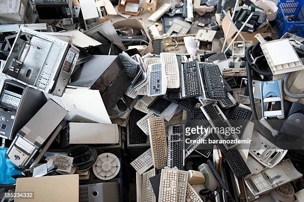 electronics recycling - obsolete stock pictures, royalty-free photos & images