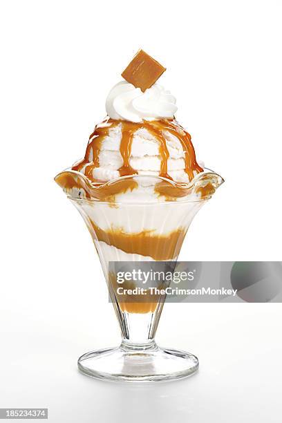 caramel sundae - ice cream sundae stockfoto's en -beelden