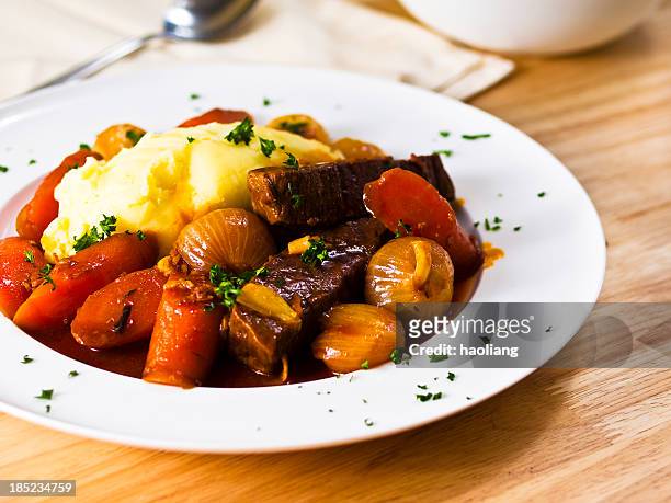 beef bourguignon - beef bourguignon stock pictures, royalty-free photos & images