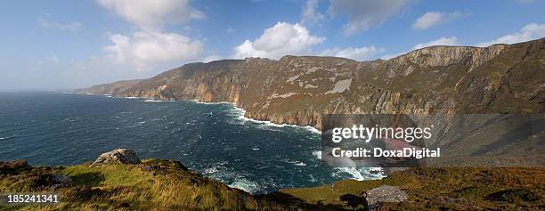 slieve league - condado de donegal fotografías e imágenes de stock