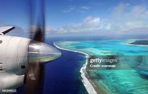 south pacific flight - aitutaki bildbanksfoton och bilder