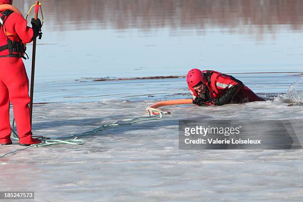 ice water rescuers - red guards stockfoto's en -beelden