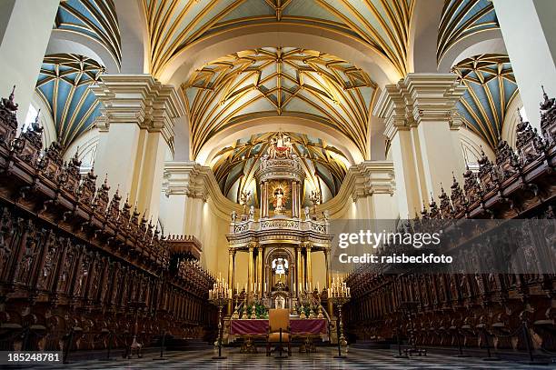 interior de la catedral de lima - catedral fotografías e imágenes de stock