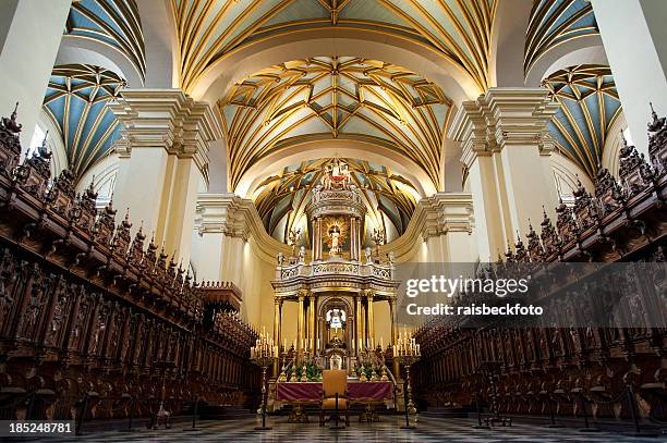 interior of la catedral de lima - tunnvalv bildbanksfoton och bilder