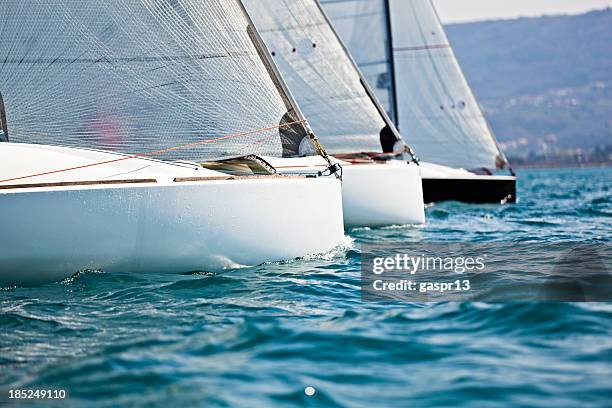 regatta - navegación en yate fotografías e imágenes de stock