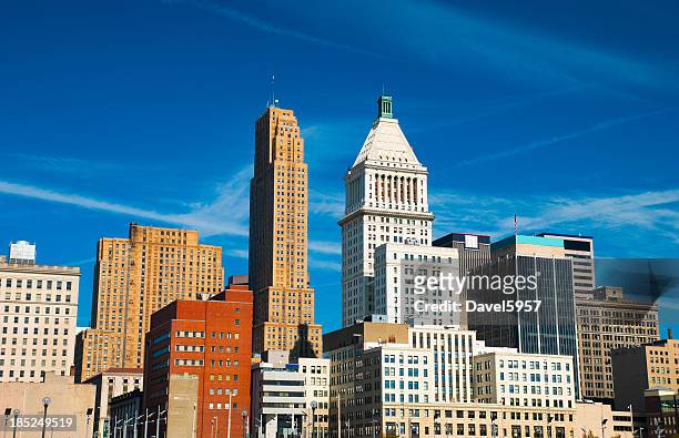cleveland tall buildings - downtown cincinnati stock pictures, royalty-free photos & images