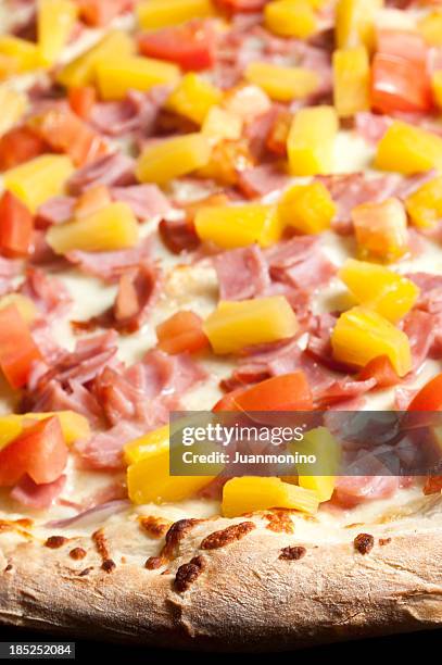 hawaiian pizza close up - hawaiian pizza stock pictures, royalty-free photos & images