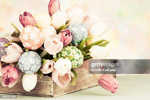 easter arrangement - easter flowers stock pictures, royalty-free photos & images