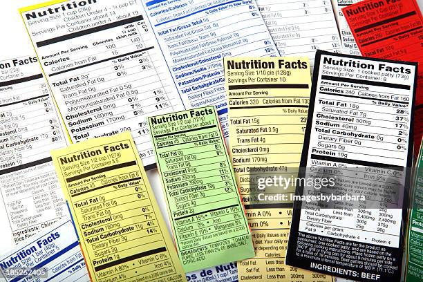 nutrition label giving information on good food choices. - voedingslabel stockfoto's en -beelden