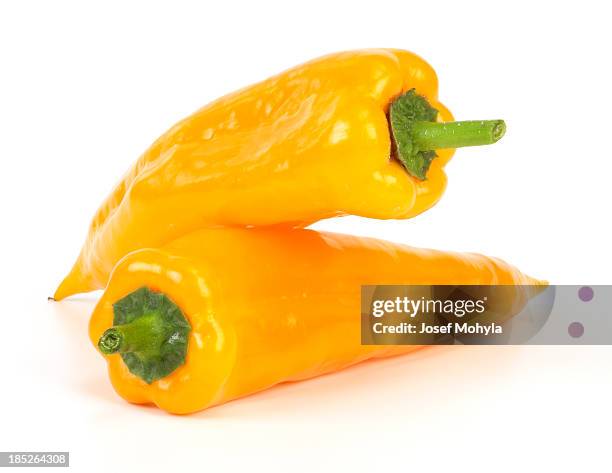 sweet peppers - gelbe paprika stock-fotos und bilder