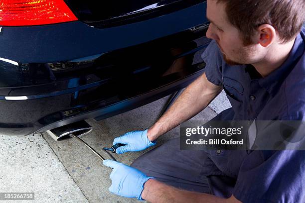 smog testing - skog stock pictures, royalty-free photos & images