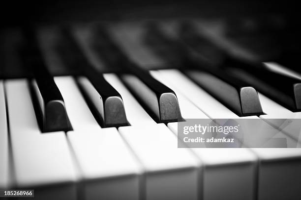 grand piano - piano stockfoto's en -beelden
