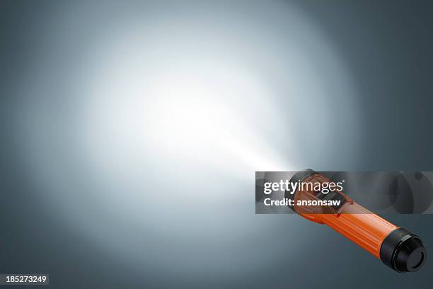 lanterna elétrica com feixe - flashlight imagens e fotografias de stock