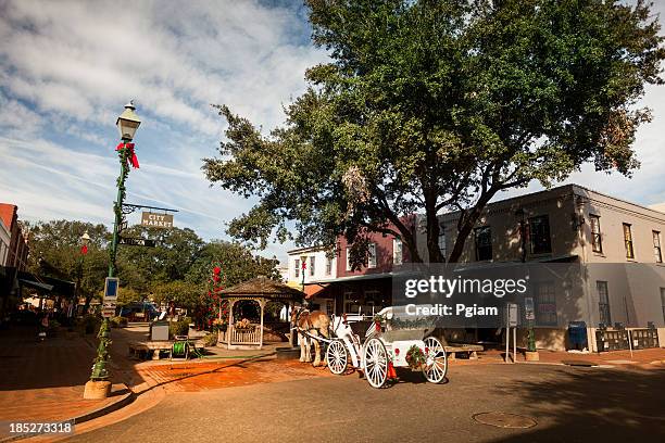downtown savannah georgia - savannah stock pictures, royalty-free photos & images